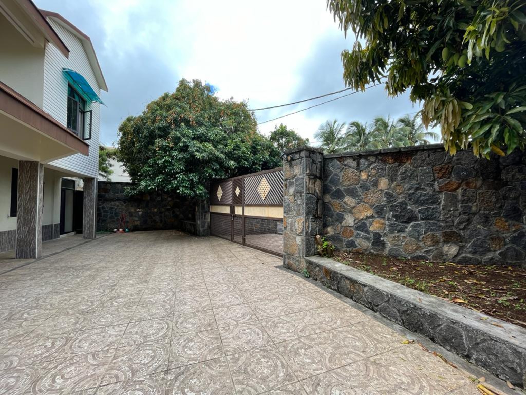 House / Villa For Rent in Beau Bassin 45,000 rupees Lexpress Property