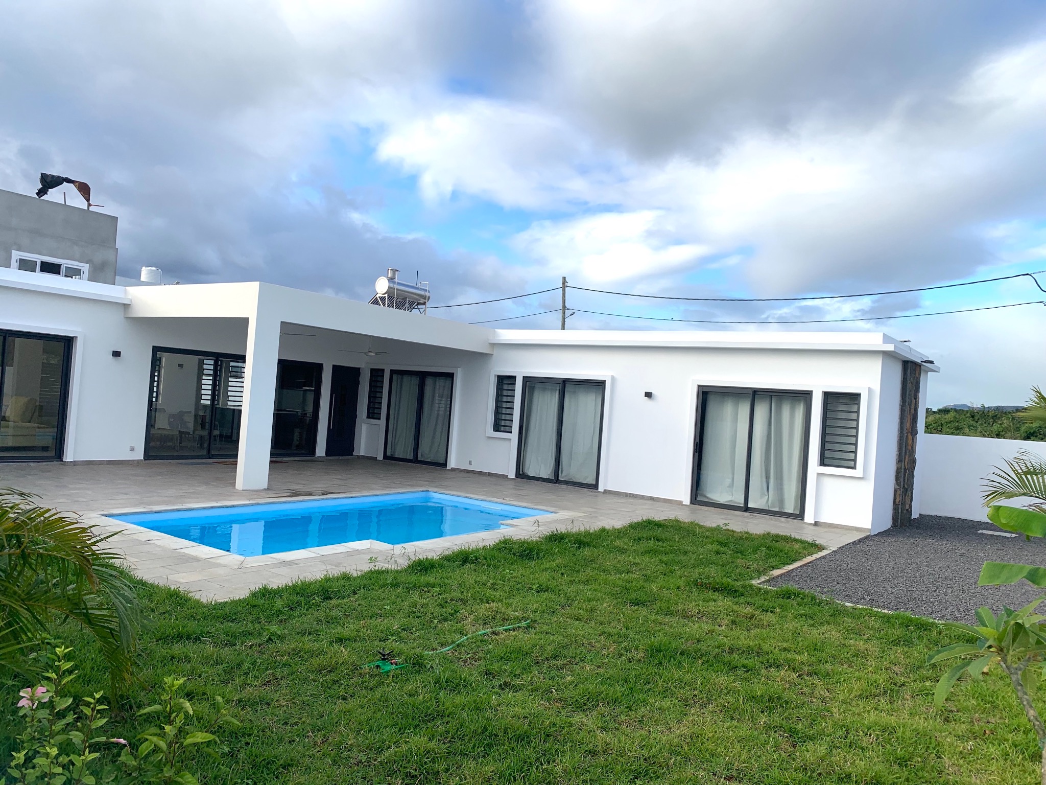 House / Villa For Rent in Albion 45,000 rupees Lexpress Property