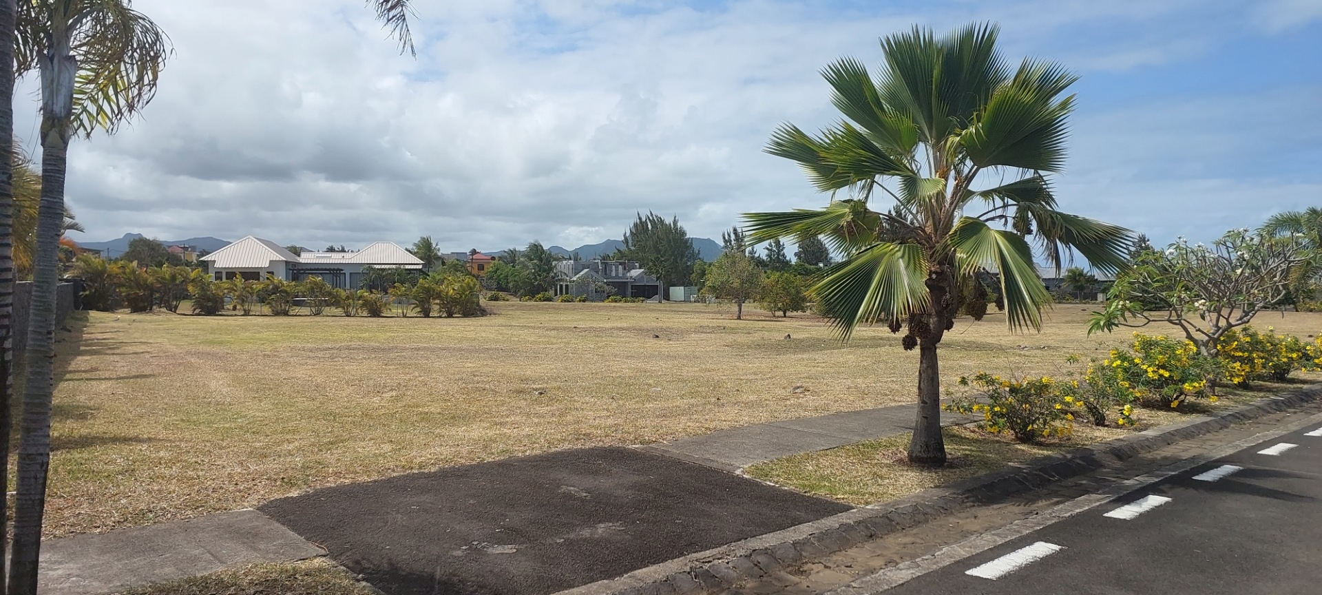 Residential land Buy in Beau Vallon 8,875,000 rupees Lexpress