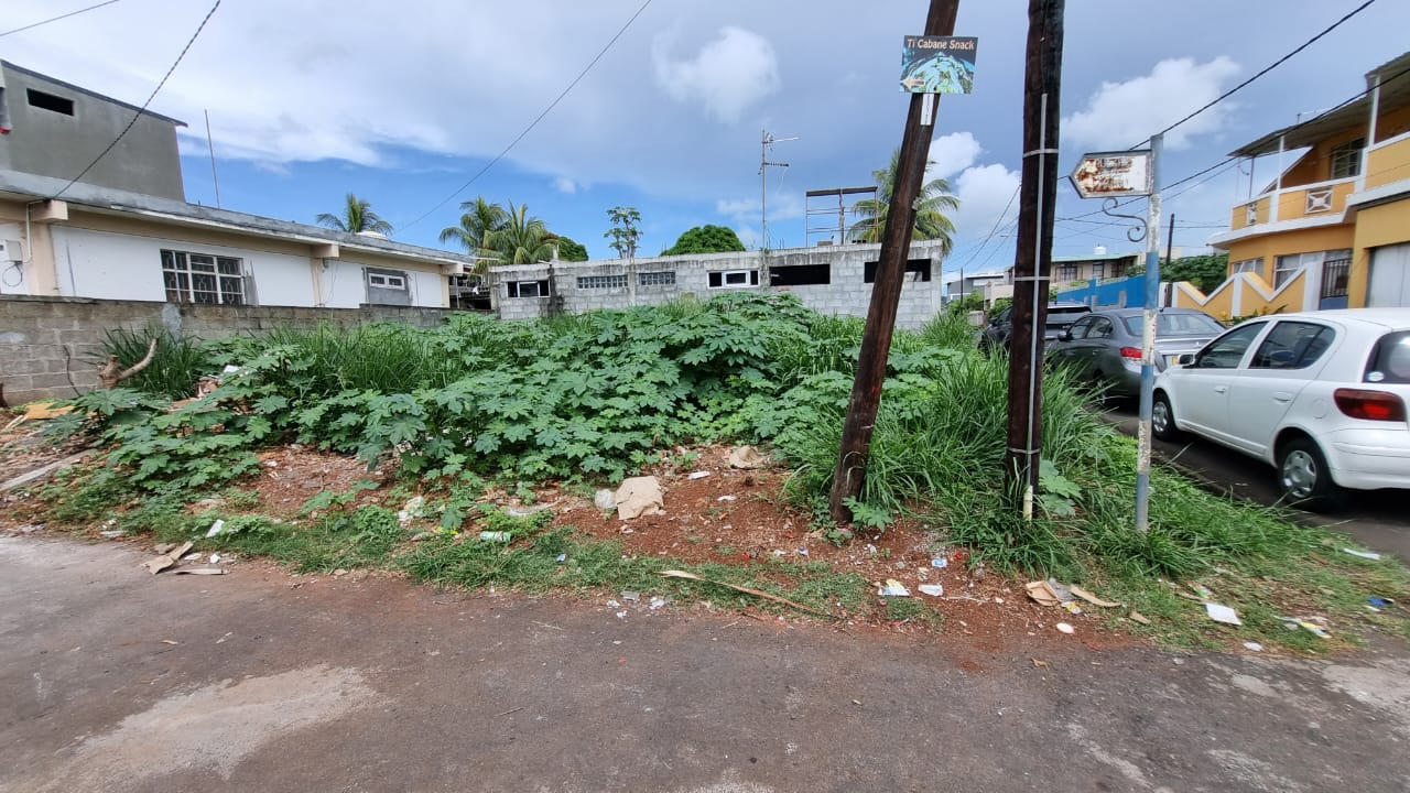 Terrain résidentiel Achat / Vente à Baie du Tombeau 1,200,000