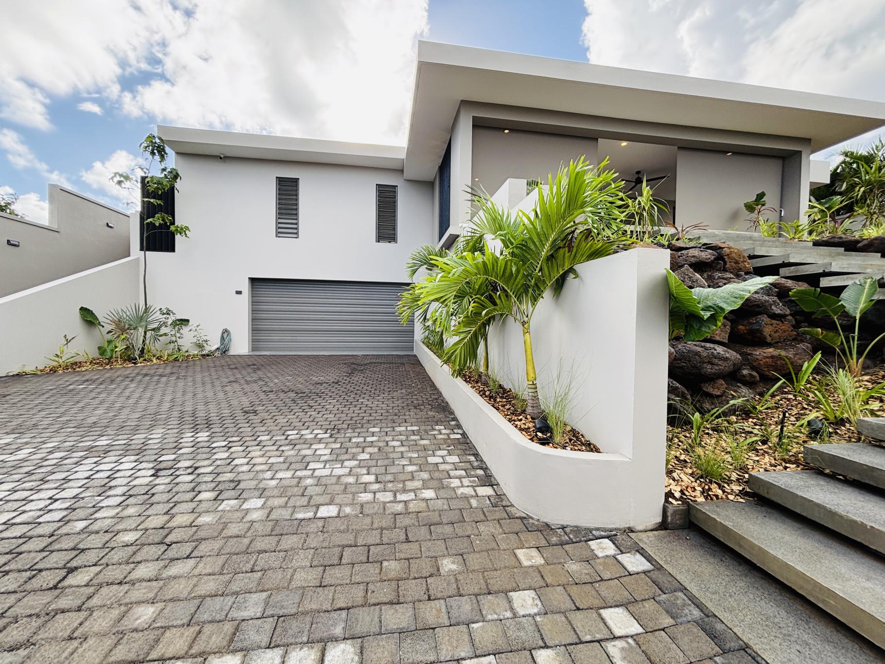 House / Villa - Buy in Mont Choisy - 58,000,000 rupees | Lexpress Property