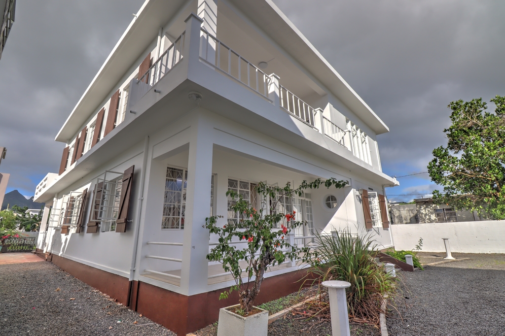 Office For Rent in St Pierre 75,000 rupees Lexpress Property