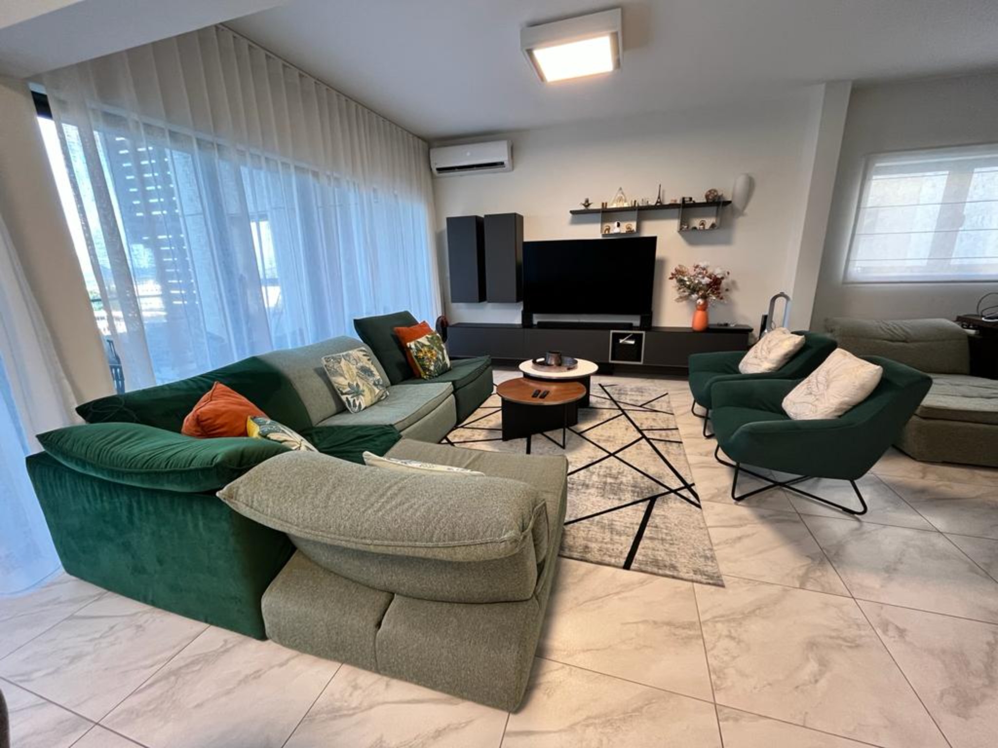 Penthouse For Rent in Sodnac 180,000 rupees Lexpress Property