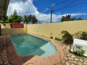 Apartment 2 Bedrooms 100 m² Péreybère Rs 25,000