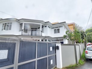 Apartment 3 Bedrooms 150 m² Eau Coulée Rs 28,000