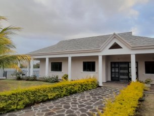 House / Villa 3 Bedrooms 183 m² Péreybère Rs 15,600,000