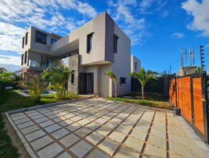 House / Villa 4 Bedrooms 232 m² Péreybère Rs 12,200,000