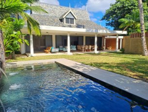 House / Villa 4 Bedrooms 355 m² Grand Bay Rs 180,000