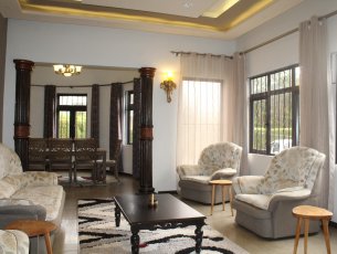 House / Villa 4 Bedrooms 371 m² Curepipe Rs 13,500,000