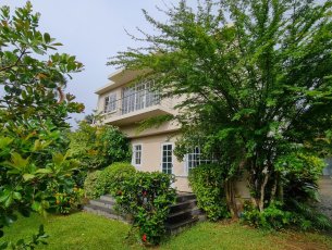 House / Villa 4 Bedrooms 372 m² Vacoas Rs 23,900,000