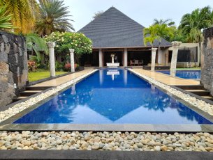 House / Villa 6 Bedrooms 1450 m² Pointe aux Canonniers Rs 176,700,000