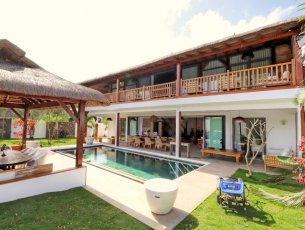House / Villa 6 Bedrooms 300 m² Grand Bay Rs 88,281,000