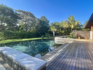 House / Villa 6 Bedrooms 880 m² Tamarin Rs 210,000
