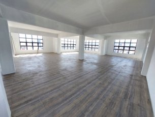Local Commercial 219 m² Rose Hill Rs 60,000