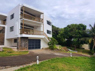 Maison/Villa 4 chambres 300 m² Beau Bassin Rs 120,000