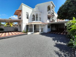 Maison/Villa 8 chambres 450 m² Mon Choisy Rs 12,500,000
