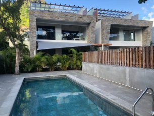 Penthouse 3 Bedrooms 275 m² Black River Rs 27,250,000