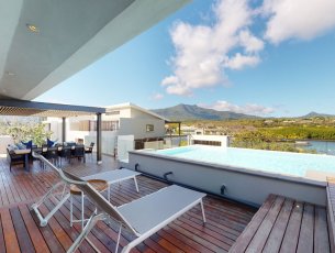 Penthouse 4 Bedrooms 334 m² Black River Rs 112,803,500