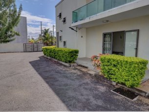 Townhouse / Duplex 3 Bedrooms 205 m² Péreybère Rs 60,000