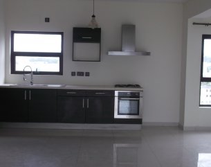 Apartment - 3 Bedrooms - 1000 ft²