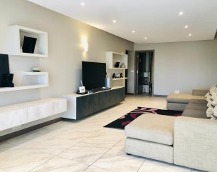 Apartment - 5 Bedrooms - 3864 ft²