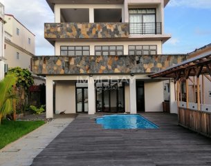 Appartement - 3 chambres - 1300 p²