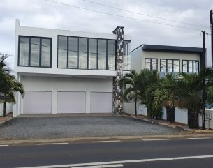 Bâtiment commercial - 309 m²