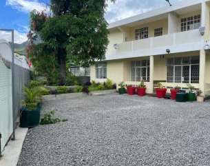 Bâtiment commercial - 371 m²