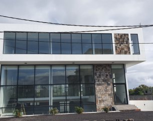 Bâtiment commercial - 900 m²