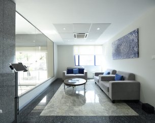 Commercial building - 1886 m²