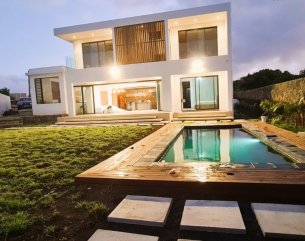 House / Villa - 3 Bedrooms - 325 m²