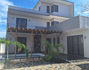 House / Villa - 4 Bedrooms - 210 m²