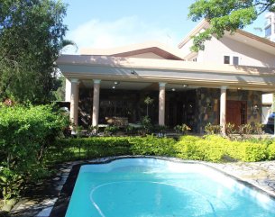 House / Villa - 4 Bedrooms - 557 m²