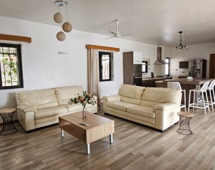 House / Villa - 5 Bedrooms - 360 m²