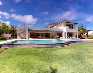 House / Villa - 5 Bedrooms - 580 m²