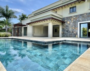 House / Villa - 5 Bedrooms - 640 m²