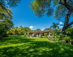 House / Villa - 5 Bedrooms - 880 m²