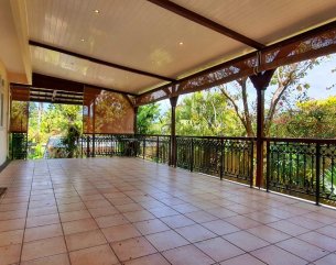 Maison/Villa - 2 chambres - 215 m²