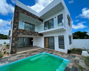 Maison/Villa - 3 chambres - 2400 m²