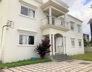 Maison/Villa - 3 chambres - 3000 p²