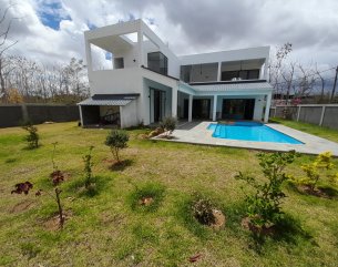 Maison/Villa - 3 chambres - 320 m²