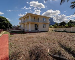 Maison/Villa - 5 chambres - 280 m²