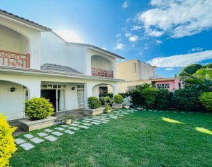 Maison/Villa - 5 chambres - 315 m²