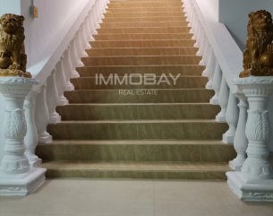 Maison/Villa - 5 chambres - 4000 p²