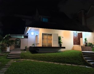 Maison/Villa - 5 chambres - 450 m²