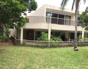 Maison/Villa - 5 chambres - 805 m²
