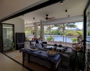 Townhouse / Duplex - 4 Bedrooms - 368 m²