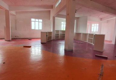 Bâtiment commercial - 1774 m²
