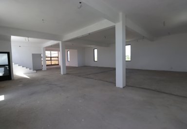 Bâtiment commercial - 650 m²