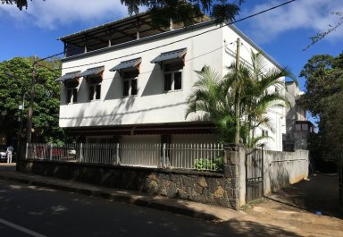 Commercial building - 391 m²